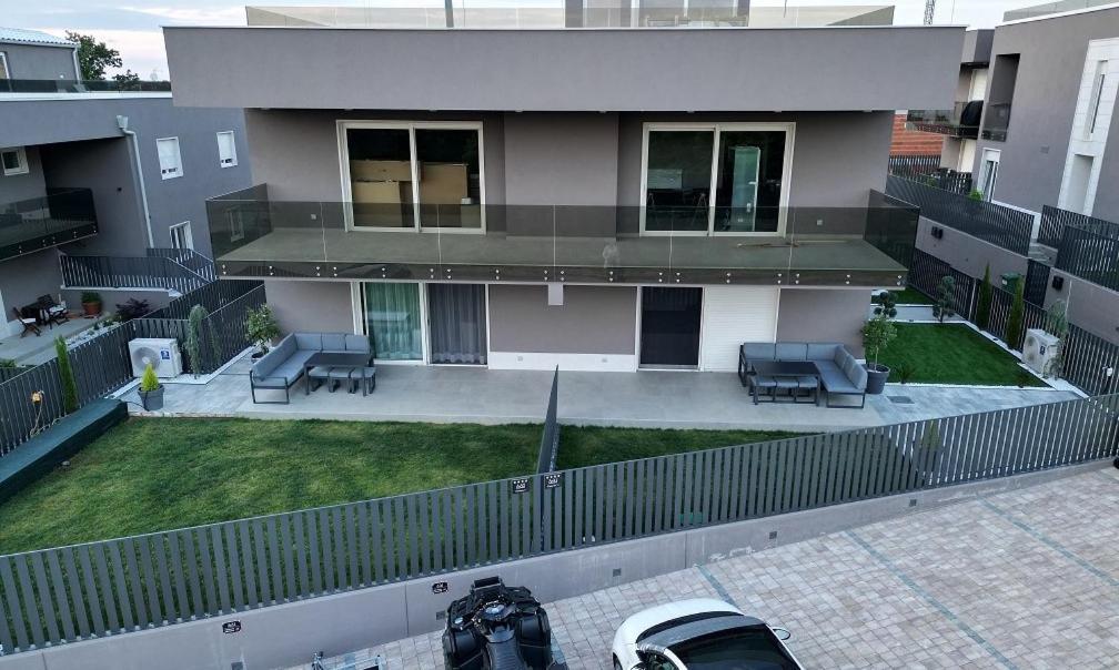 Apartment A&a1 A&a2